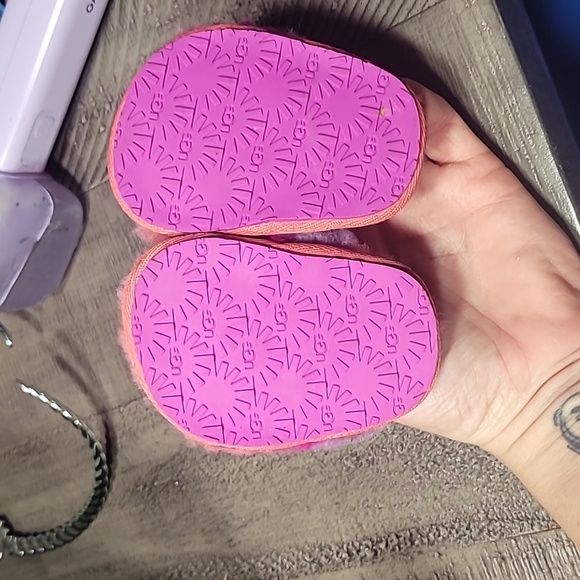 UGG SLIDES Infants/Babies Size 1 Like New Pink/Purple Girls - Picture 3 of 5